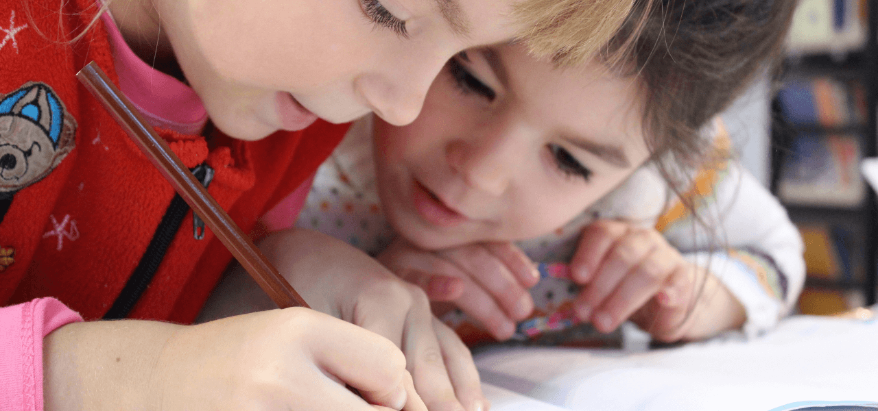 30 Kleine Kinder Große Zukunft - Emotionale und geistige Entwicklung von Kindern Selbstbewusstes Kind